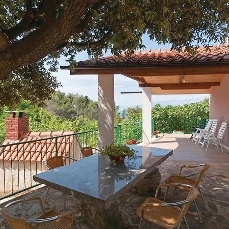 Gorgeous In Holiday home Supetar